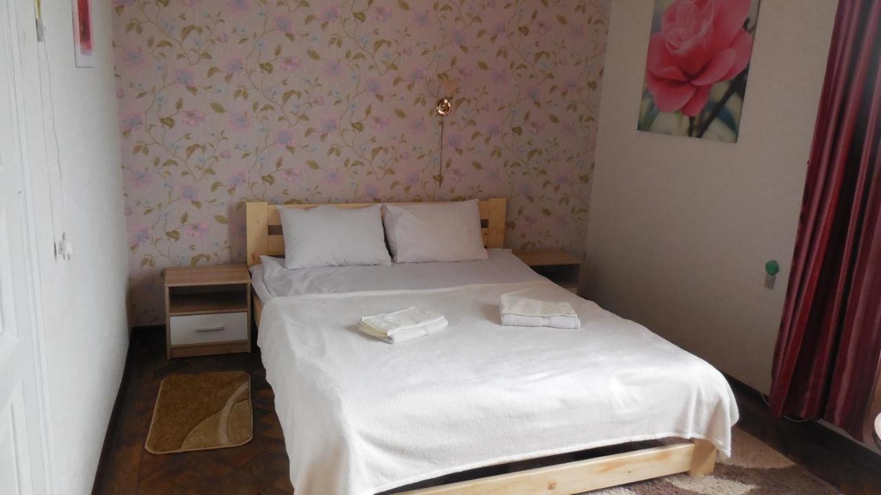 2 Room Apartment Near Opera House Львов Экстерьер фото