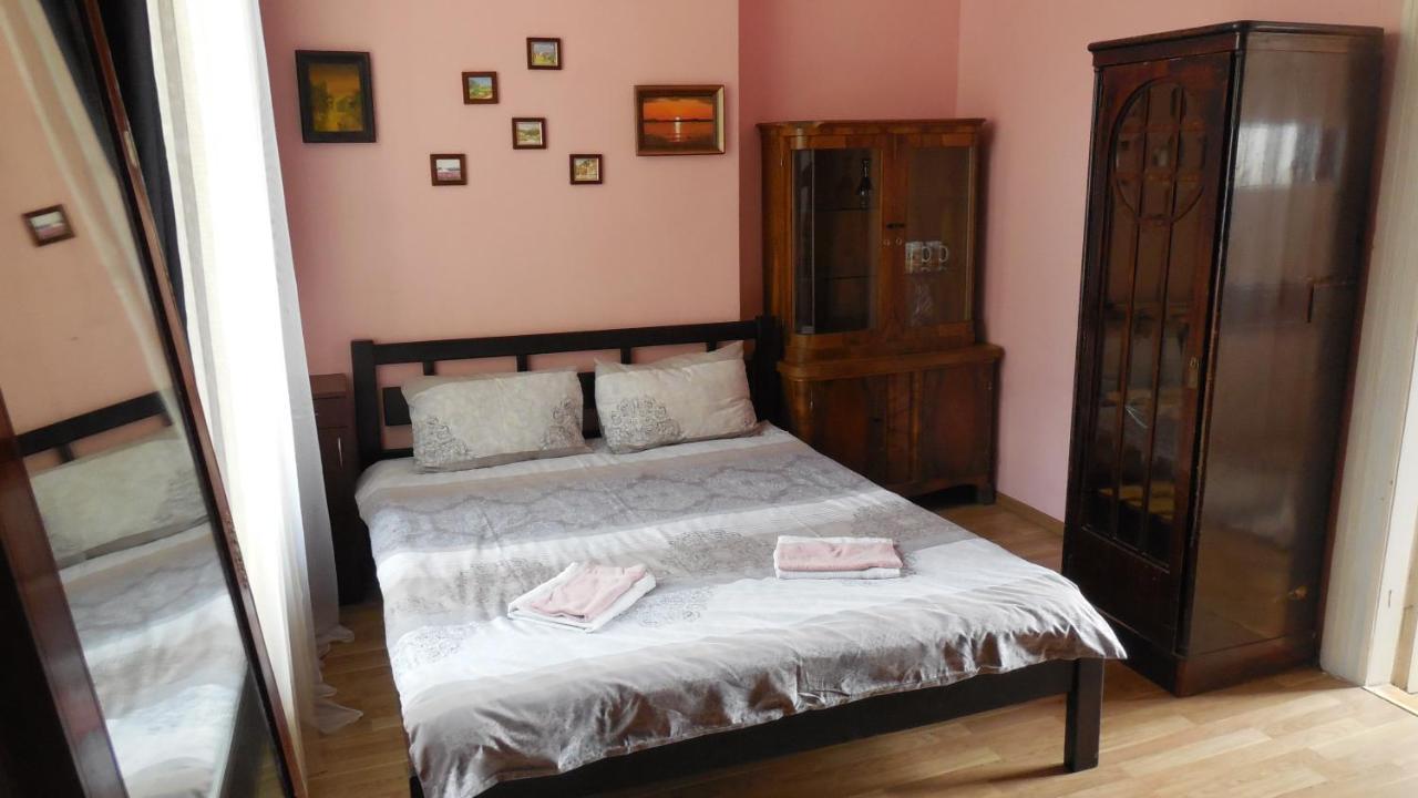 2 Room Apartment Near Opera House Львов Экстерьер фото