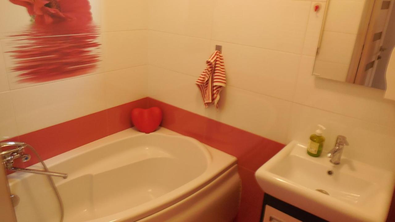 2 Room Apartment Near Opera House Львов Экстерьер фото
